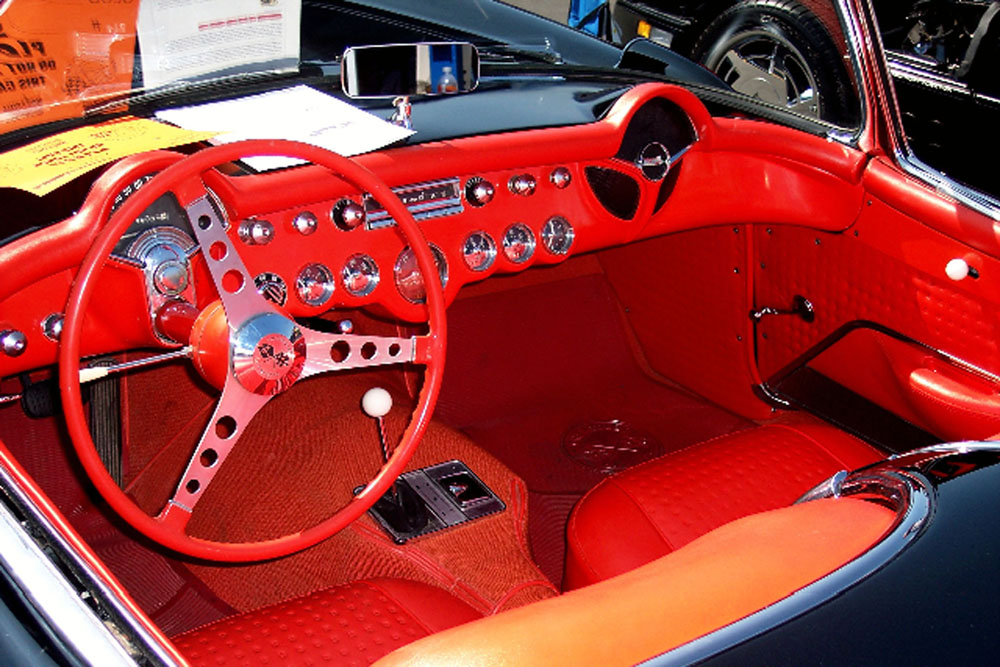 010 56 interior